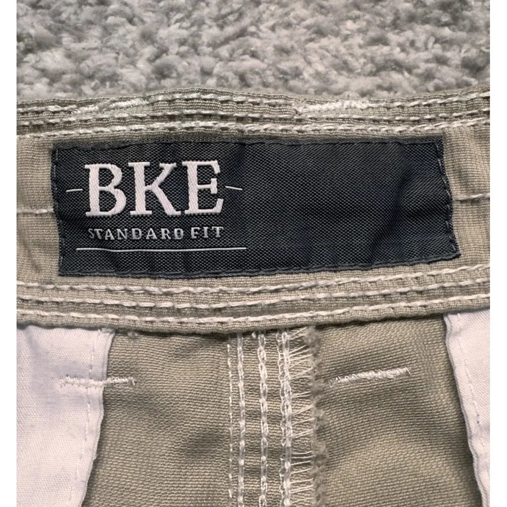 BKE BUCKLE STANDARD FIT‎ FLAT FRONT KHAKI SHORTS MENS 36 Pockets Casual - Picture 4 of 11
